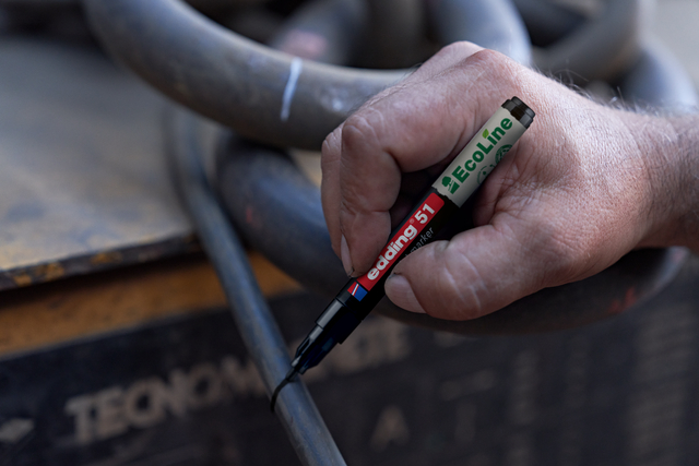 1438390p3