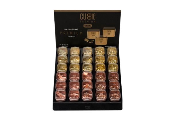 Cubbie Premium rempli avec trombones, pince à papier et pushpins or et rosé